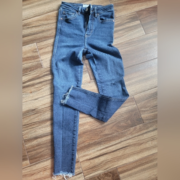 We The Free | Frayed Hem High Rise Skinny Jeans Size 26 - Picture 4 of 4